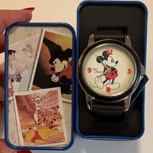 NWT Vintage‎ Disney Mickey Mouse Watch w/ Original Tin – Working!
